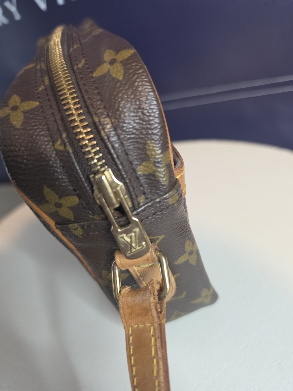 Pre-Loved Louis Vuitton Brown Monogram Canvas Messenger Crossbody - Picture 12 of 16